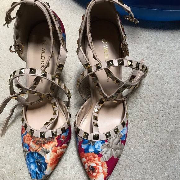 shoes - Picture 2 of 3